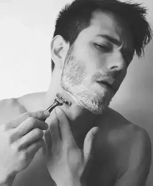  二十岁男生看上去显老,可能是日常忽略了这几点