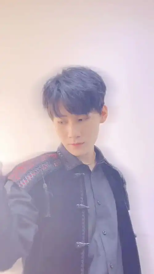  看我造自己的未来时代少年团哪吒变装