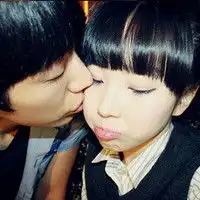  韩国情侣头像执着的爱着你