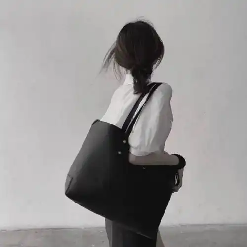 那些远去的记忆告诉我,我还是爱着你,无法忘记