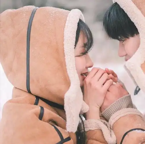  动漫真人情侣头像