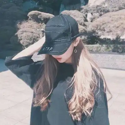 很火的句子我们每个人都是演员,有的顺从自己,有的取悦观众