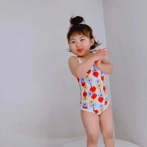 罗熙头像小可爱的泳装