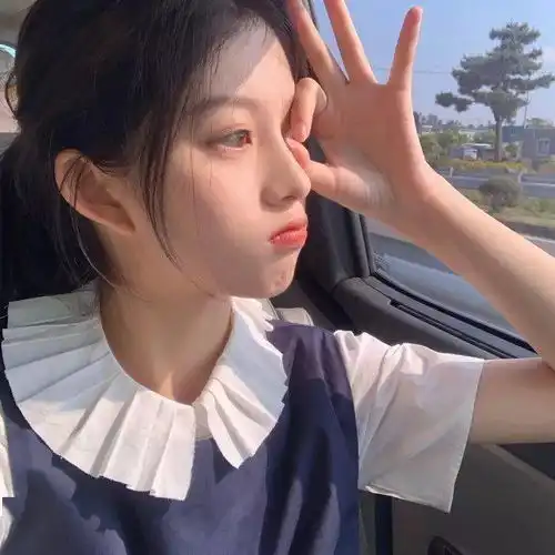  头像丨路过奶茶店看见一对情侣在接吻真的好羡慕我也想喝奶茶