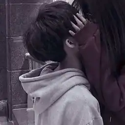  微信情侣头像一人一半恩爱超甜双人高清情图