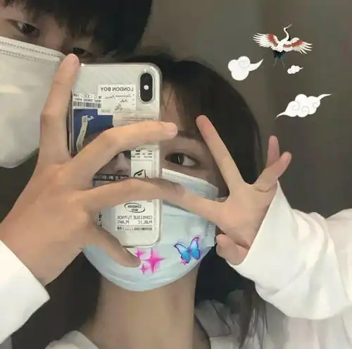 情侣头像丨是因为喜欢你顺带喜欢了整个夏天