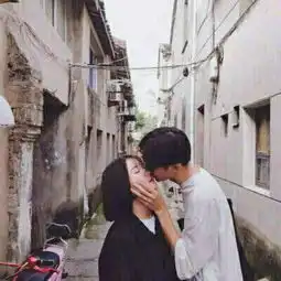  2018qq个性情侣头像一男一女亲吻高清图片我的一生你的一世