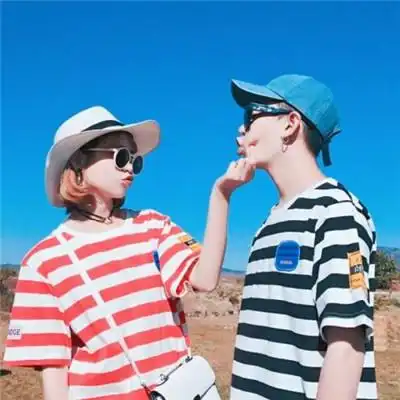  情侣装双人头像穿着一样的衣服才是一对