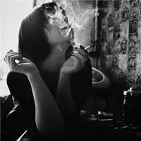  我是否还能奋不顾身去爱一个人欧美头像