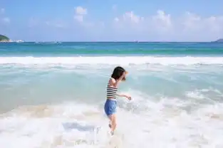 一大群闺蜜的三亚艳遇之旅,超多比基尼福利