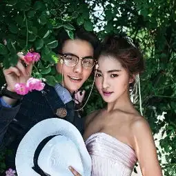 蒙娜丽莎婚纱摄影闺蜜照