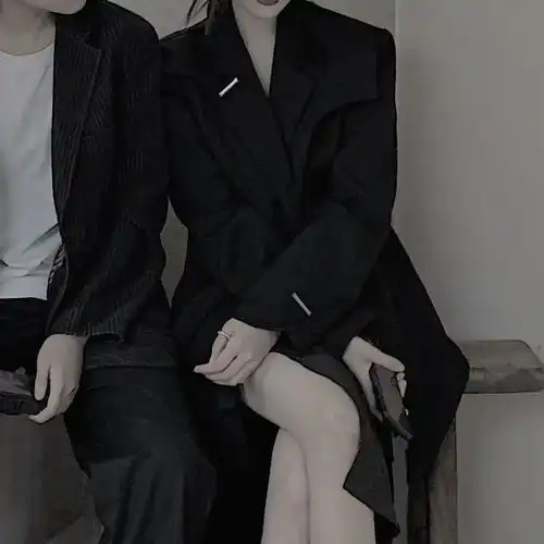  英子超浪漫的情侣头像