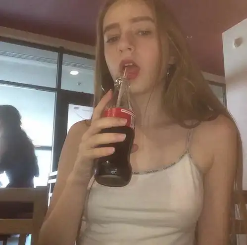  有没有欧美迷离小众又高级的头像最好高清无水印的