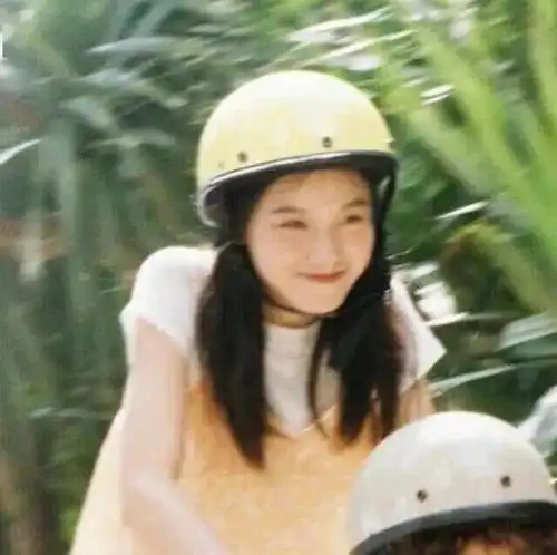  唯美浪漫情侣头像树深时见鹿海蓝时见鲸梦醒时见你