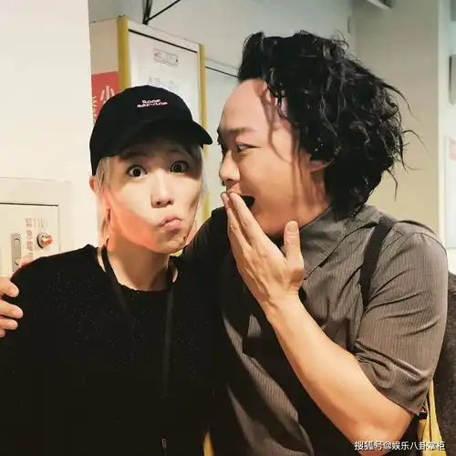  辍学早恋,染发纹身,叛逆的窦靖童,凭什么能让王菲引以为傲