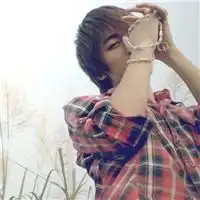  帮忙配个情侣头像