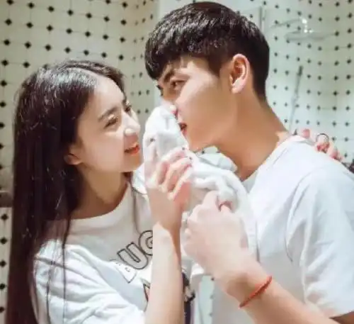  这3个时间段跟男生撒娇,他会忍不住抱你,还会越来越爱你