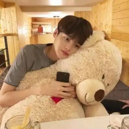  酷酷的头像男别来趟我这趟混水