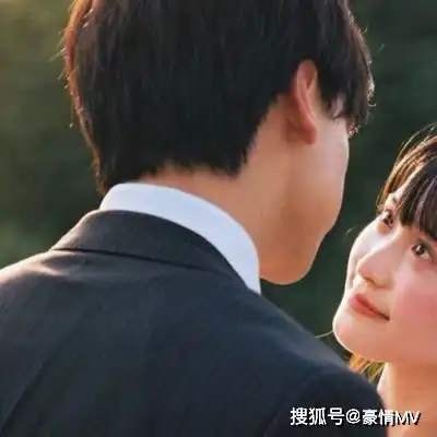  情侣头像一人一张真人2021甜蜜又精致的情头图片