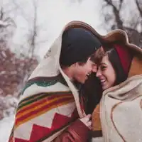  雪地情侣头像,欧美风浪漫雪地情侣图片