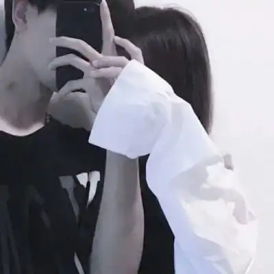  2021禁欲系不露脸的情侣头像有趣的人生一半是山川湖海