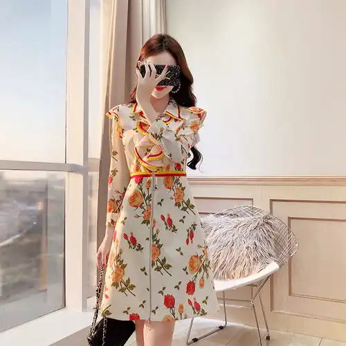  自带仙气的连衣裙,凸显优美的曲线,文雅动人