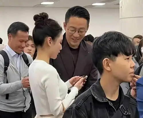  坐豪车背奢侈品包包晒汪小菲的手表,马筱梅是懂如何气大s的