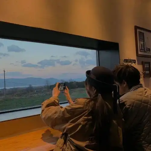  氛围感背景图一定要爱着点什么