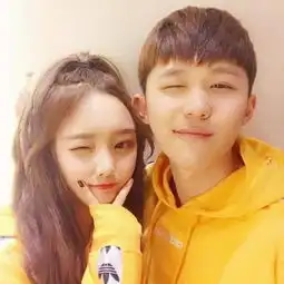  小清新情侣头像