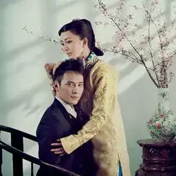  杨幂驼背太严重,像个小老太太