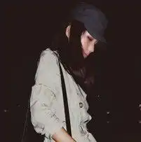  好看非主流个性情侣qq头像一左一右淡看这一季的忧伤