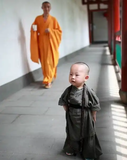  当人死了,奈何桥上经过的地方看醒了很多人