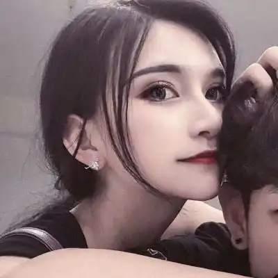  高冷情侣头像一对两张2020最新版潮流一人一半优质情