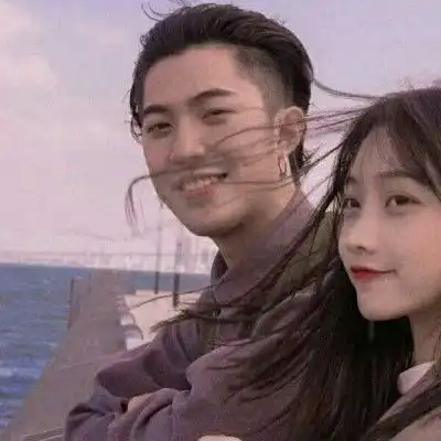  情侣头像双向的奔赴才有意义