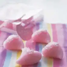  浓情蜜意,情人间的浪漫香烛