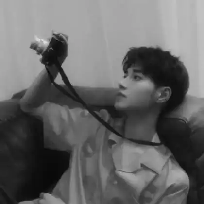  冷酷男生头像黑白,爱就一辈子喜欢就是喜欢