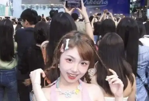  音乐节辣妹穿搭,越来越卷了