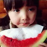  睡觉可爱小女孩头像可爱小女孩头像