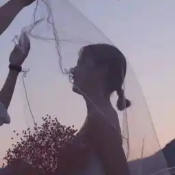  最近撩头纱情侣头像火了糟糕我的女朋友好像迷路了