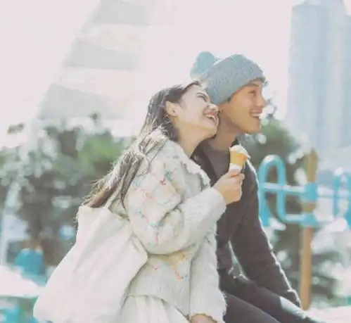  感情里,看清对方不是真心,要早点转身