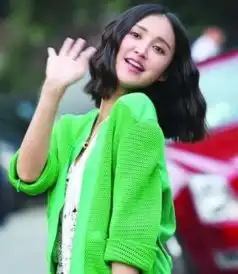 同演新闺蜜时代,张歆艺二婚成人生赢家,她被殴打今走出阴霾