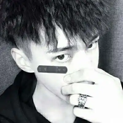  黑白侧脸伤感男生头像帅气孤独颓废图片
