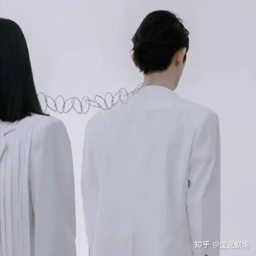  求暗黑系情侣头像好看一点的