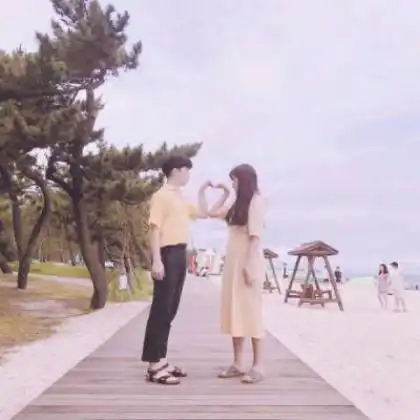  qq个性情侣头像亲吻一对,做你最爱甜蜜的人