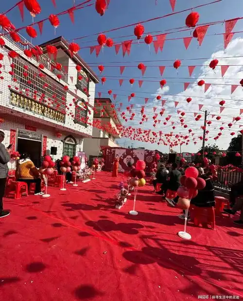  在农村每年最大的开销就是各种人情往来,200块起步,无上限过年礼金酒席万彩礼网易订阅