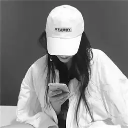  霸气黑白头像女生戴帽子黑衣服我总是一个人在练习一个人