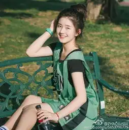  女交换生甜美照展少女风