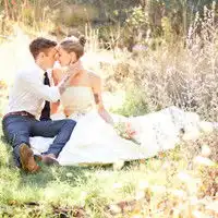  婚纱情侣头像一对,在这幸福的时刻给你一个深深的吻