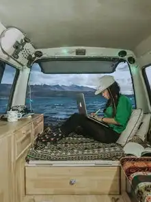  爆改房车,两人一狗,这对情侣用七个月环游了大半个中国