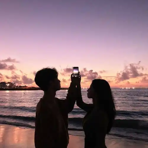  有没有这张图片的情侣头像